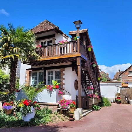 Gite Le Balcon Flaubert Forges-les-Eaux Buitenkant foto