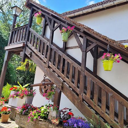 Gite Le Balcon Flaubert Forges-les-Eaux Buitenkant foto